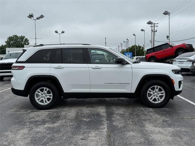 2023 Jeep Grand Cherokee Laredo 4x4