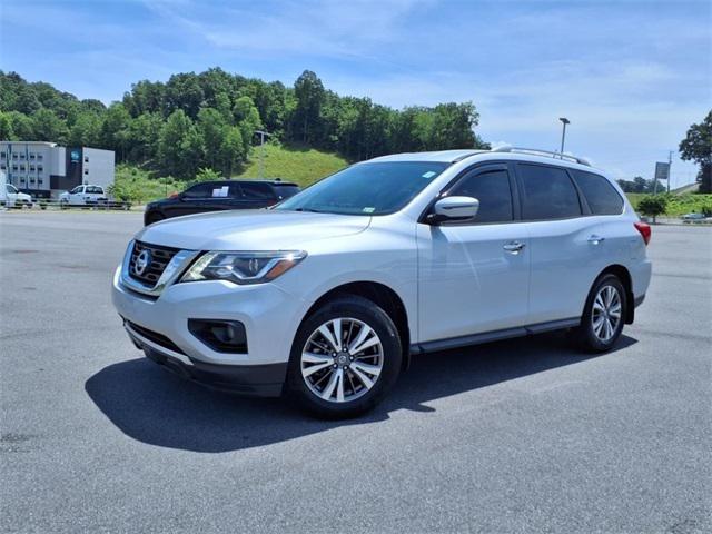2017 Nissan Pathfinder SV