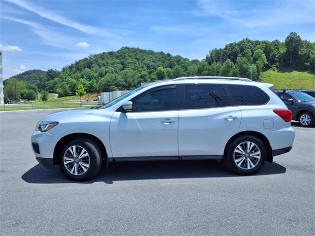 2017 Nissan Pathfinder SV