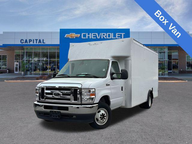 2023 Ford E-450 Cutaway Base