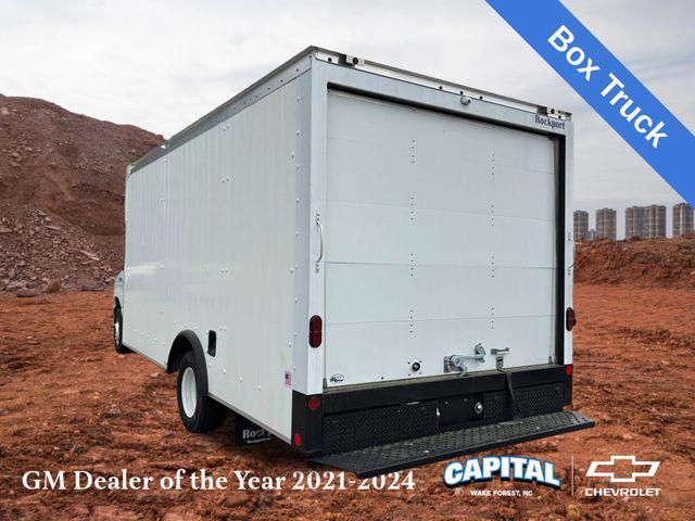 2023 Ford E-450 Cutaway Base