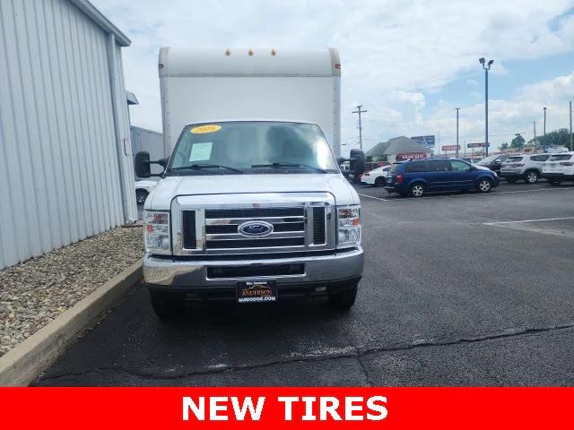 2016 Ford E-450 Cutaway Base