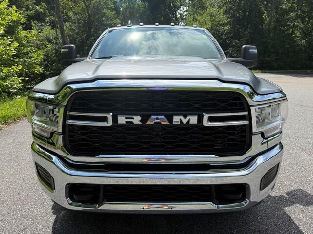 2024 RAM 3500 Tradesman Crew Cab 4x4 8 Box