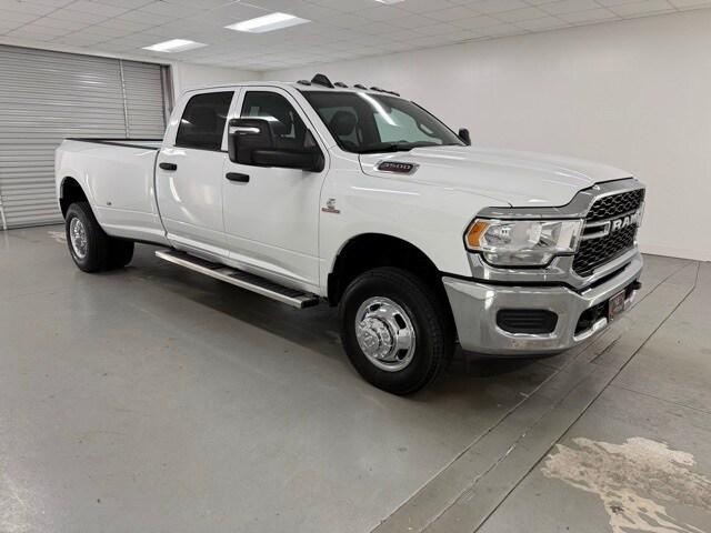 2024 RAM 3500 Tradesman Crew Cab 4x4 8 Box