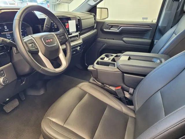 2024 GMC Sierra 1500 2WD Crew Cab Short Box SLT