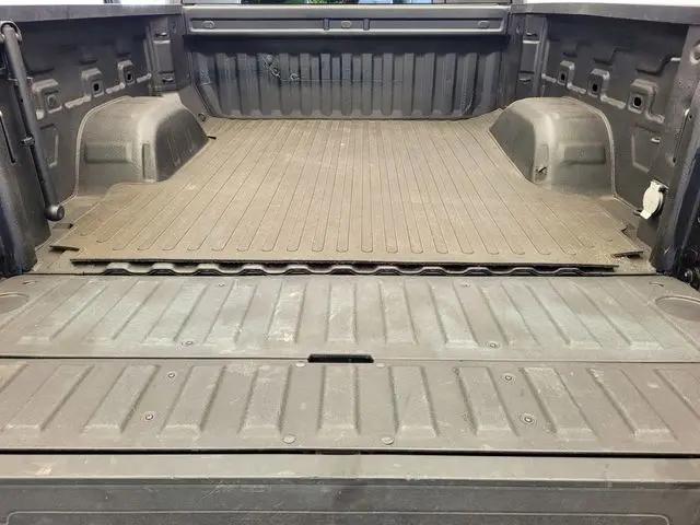 2024 GMC Sierra 1500 2WD Crew Cab Short Box SLT