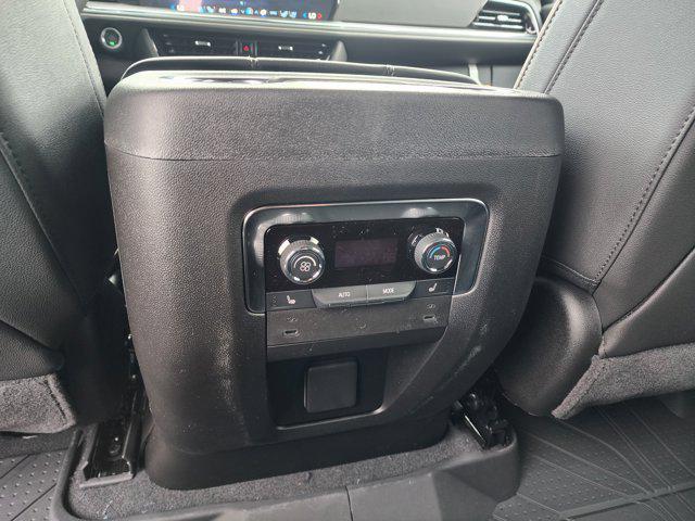 2025 Chevrolet Suburban 4WD Premier