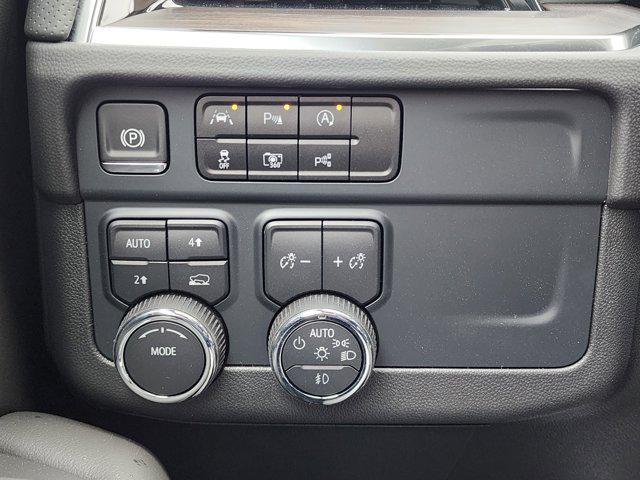2025 Chevrolet Suburban 4WD Premier