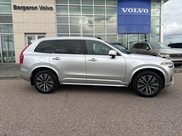 2022 Volvo XC90 T5 Momentum 7 Passenger