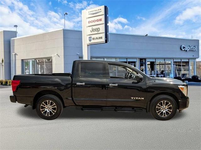 2021 Nissan TITAN Crew Cab SV 4x4