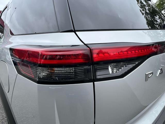 2023 Nissan Pathfinder S photo 11