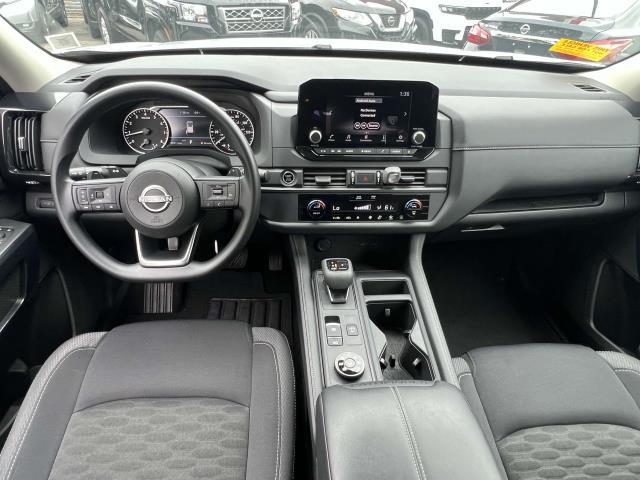 2023 Nissan Pathfinder S photo 17