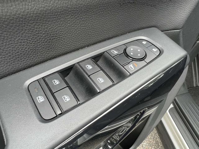 2023 Nissan Pathfinder S photo 23