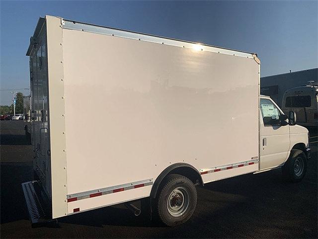 2026 Ford E-350 Cutaway E-350 SRW 138" WB
