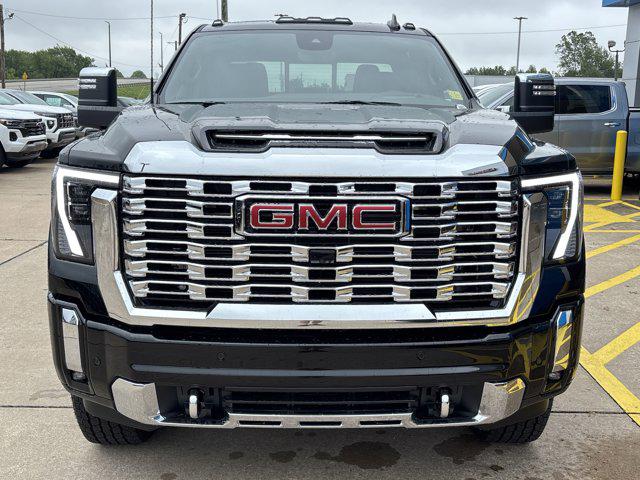 2025 GMC Sierra 2500HD 4WD Crew Cab Standard Bed Denali
