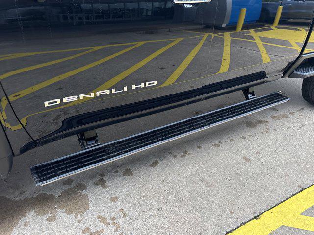 2025 GMC Sierra 2500HD 4WD Crew Cab Standard Bed Denali