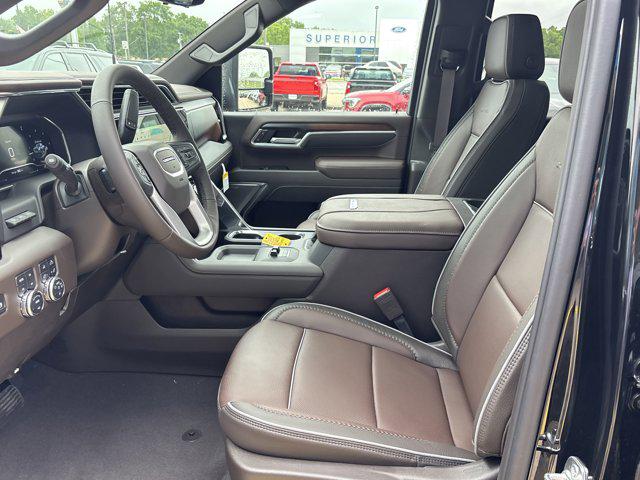 2025 GMC Sierra 2500HD 4WD Crew Cab Standard Bed Denali