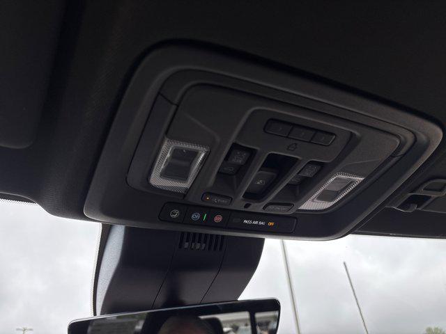 2025 GMC Sierra 2500HD 4WD Crew Cab Standard Bed Denali