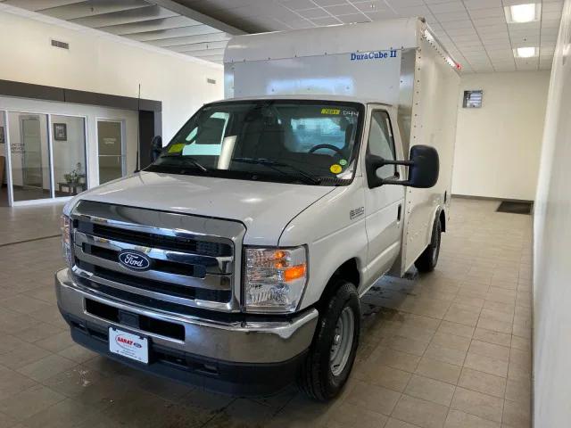2026 Ford E-350 Cutaway E-350 SRW 138 WB
