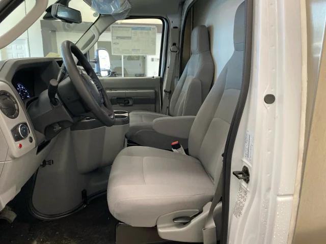 2026 Ford E-350 Cutaway E-350 SRW 138 WB