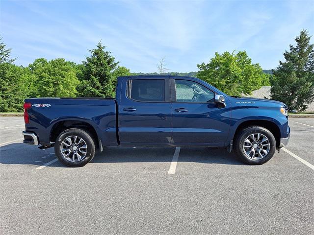 2022 Chevrolet Silverado 1500 4WD Crew Cab Short Bed LT with 2FL