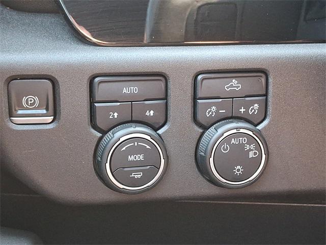 2022 Chevrolet Silverado 1500 4WD Crew Cab Short Bed LT with 2FL