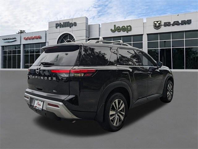 2023 Nissan Pathfinder SL FWD