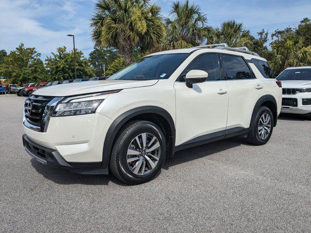 2024 Nissan Pathfinder SL FWD