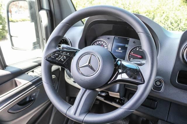 2025 Mercedes-Benz Sprinter 2500 Standard Roof 4-Cyl Diesel