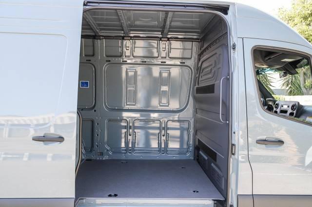 2025 Mercedes-Benz Sprinter 2500 Standard Roof 4-Cyl Diesel