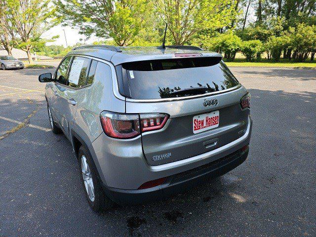 2022 Jeep Compass Latitude FWD