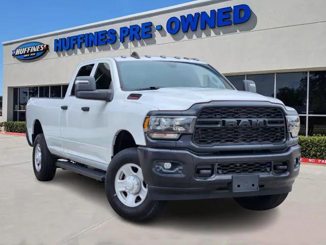 2023 RAM 3500 Tradesman Crew Cab 4x4 8 Box
