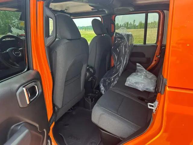 2025 Jeep Gladiator Sport S