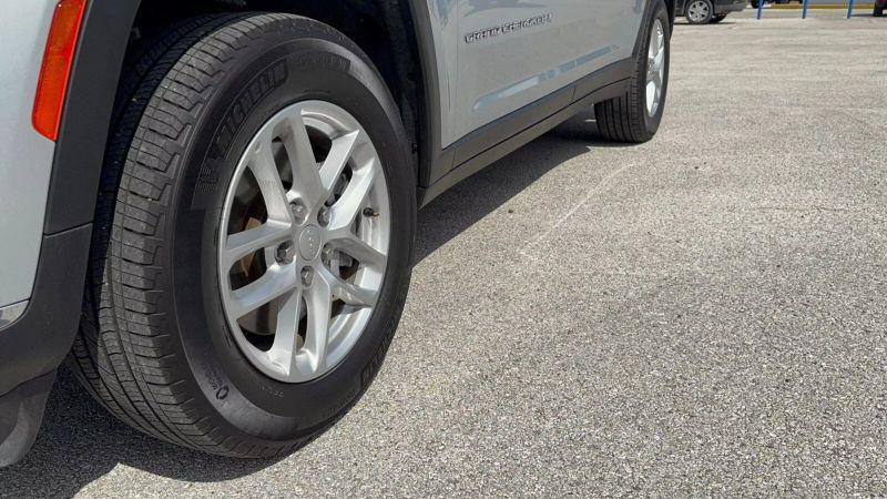 2023 Jeep Grand Cherokee L Laredo 4x4