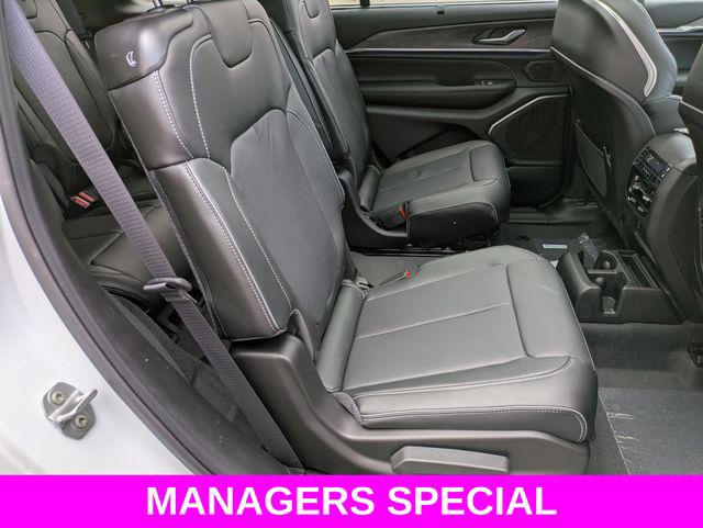 2025 Jeep Grand Cherokee L Overland 4x4