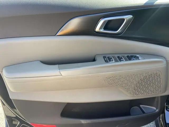 2025 Kia Carnival MPV LXS