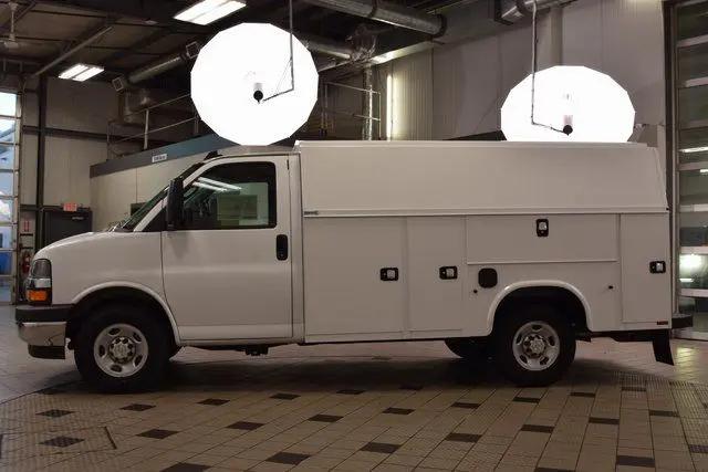 2025 Chevrolet Express Cutaway Work Van