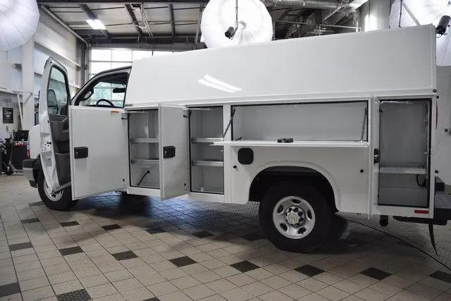 2025 Chevrolet Express Cutaway Work Van