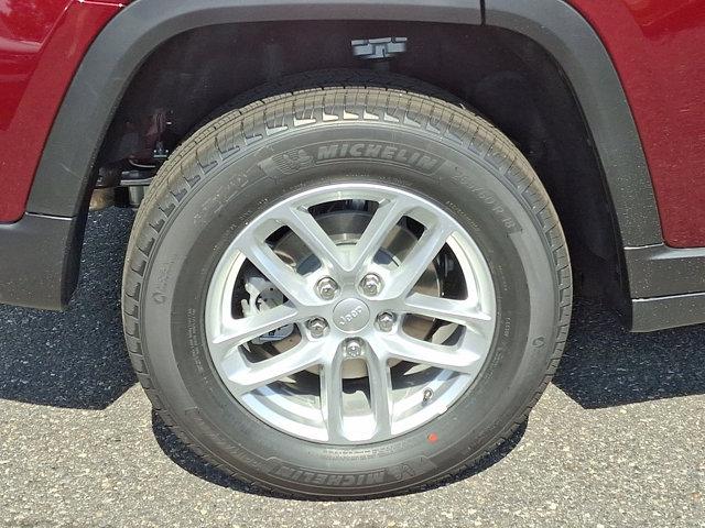 2025 Jeep Grand Cherokee Laredo X 4x4