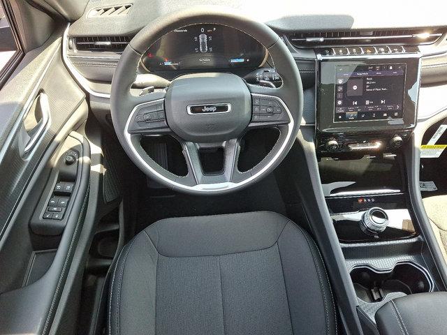 2025 Jeep Grand Cherokee Laredo X 4x4