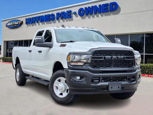 2023 RAM 3500 Tradesman Crew Cab 4x4 8 Box