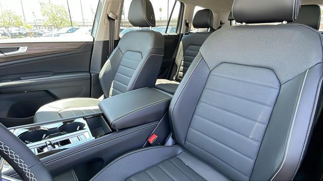 2025 Volkswagen Atlas 2.0T SEL