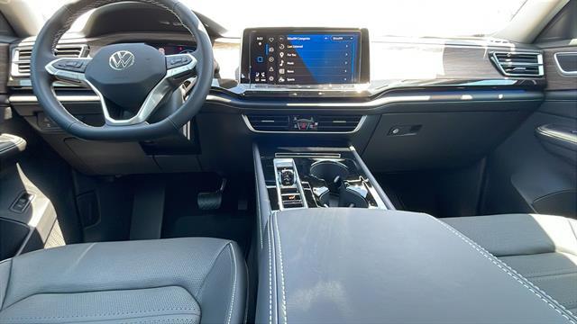 2025 Volkswagen Atlas 2.0T SEL