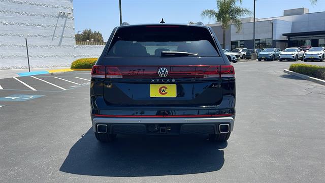 2025 Volkswagen Atlas 2.0T Peak Edition