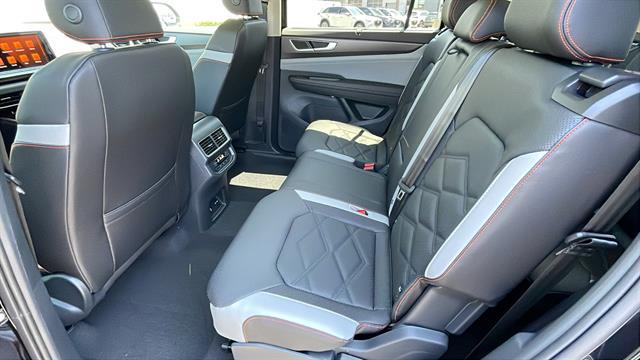 2025 Volkswagen Atlas 2.0T Peak Edition