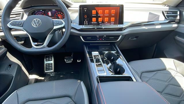 2025 Volkswagen Atlas 2.0T Peak Edition