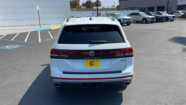 2025 Volkswagen Atlas 2.0T Peak Edition