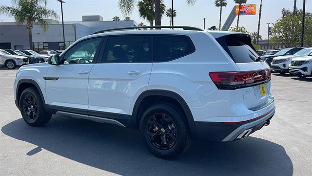 2025 Volkswagen Atlas 2.0T Peak Edition