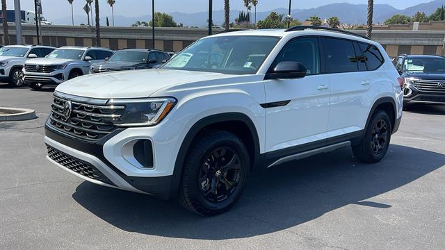 2025 Volkswagen Atlas 2.0T Peak Edition