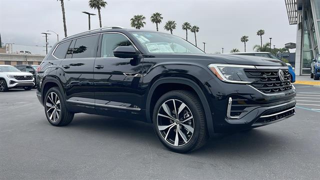 2025 Volkswagen Atlas 2.0T SEL Premium R-Line for sale in Corona, CA